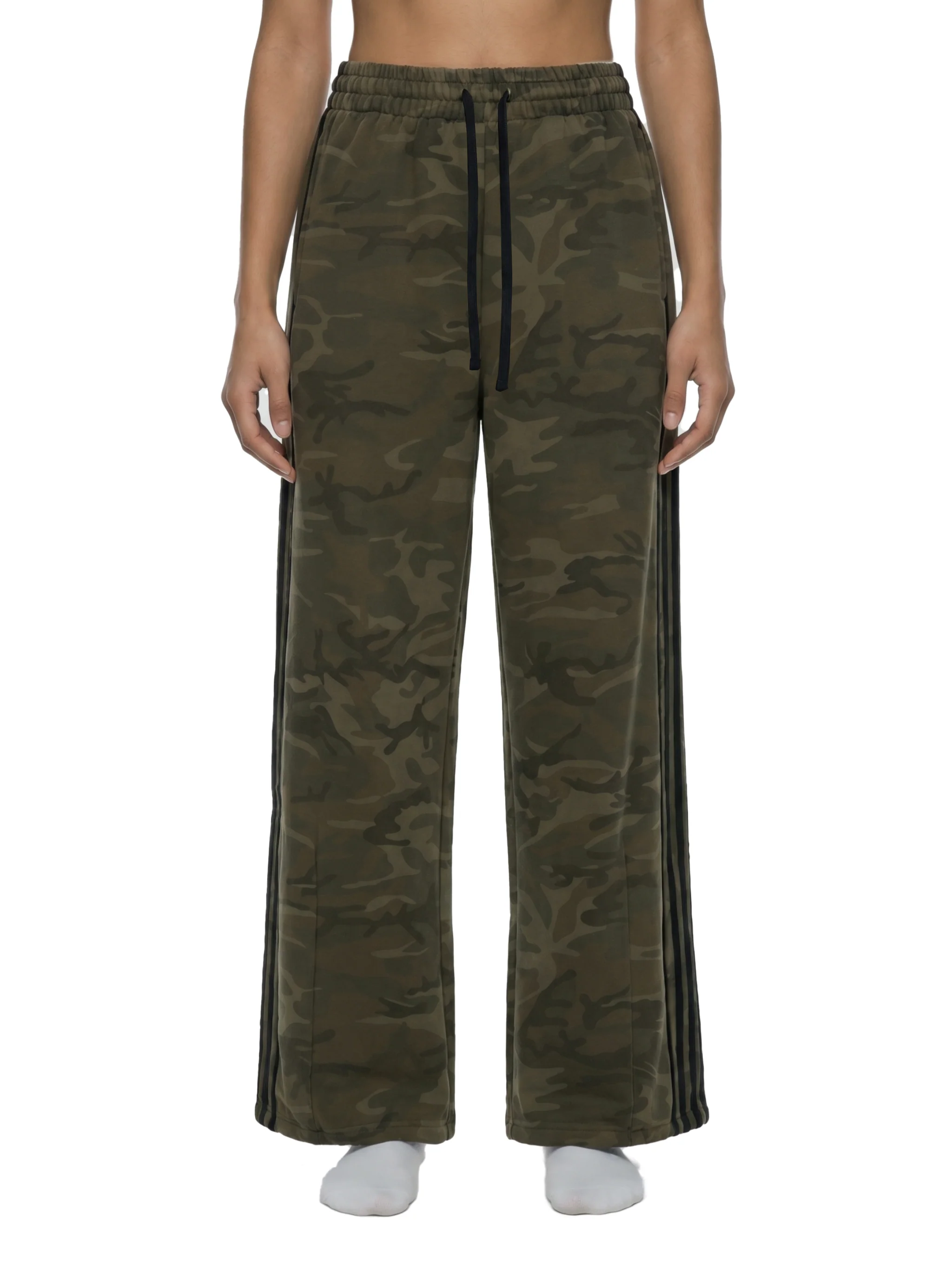 ŁATWOGANG drop 18 — Spodnie dresowe Camo Wide Leg - ŁATWOGANG™ — lookbook (4/11)