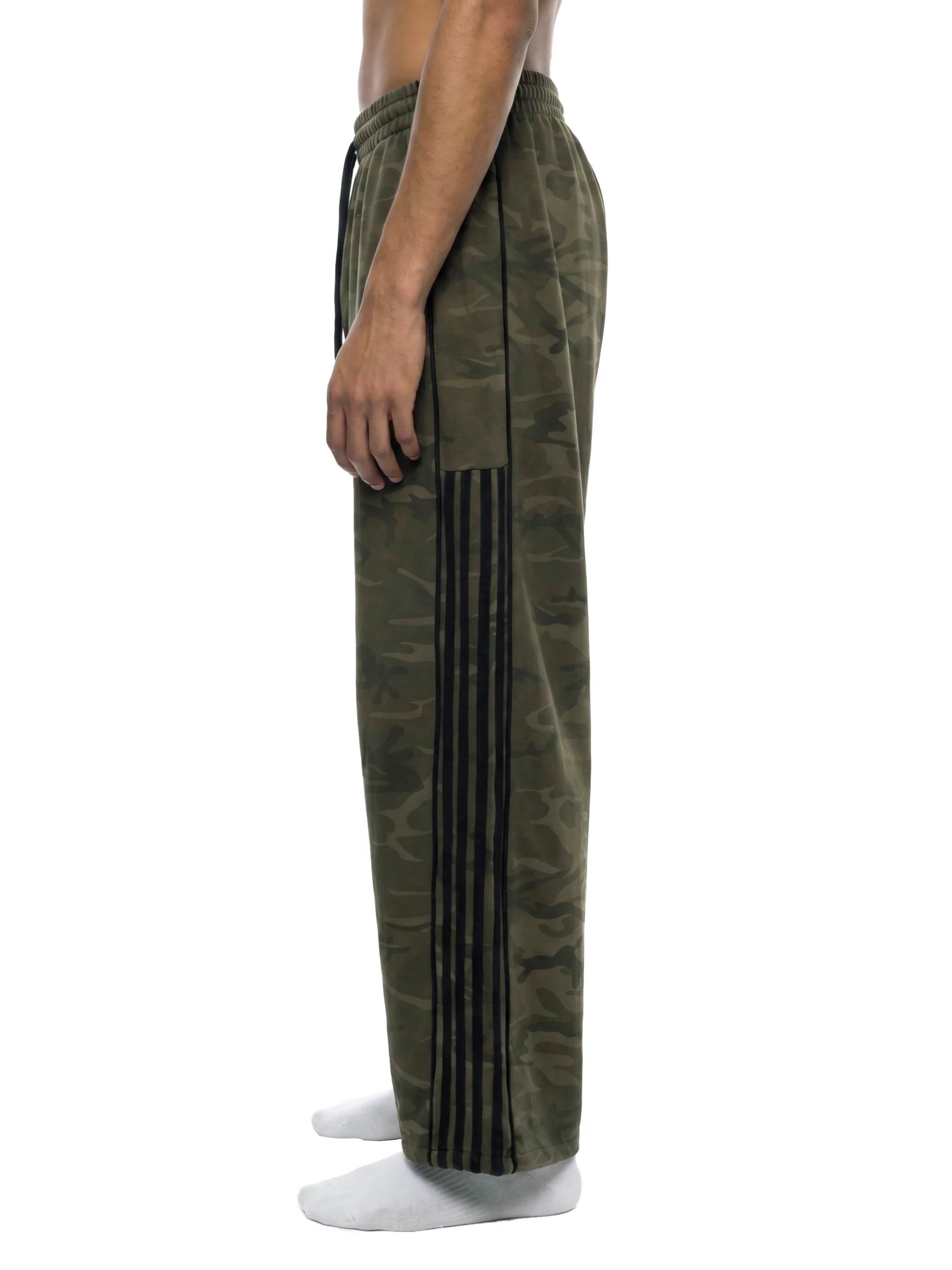 ŁATWOGANG drop 18 — Spodnie dresowe Camo Wide Leg - ŁATWOGANG™ — detal (3/11)